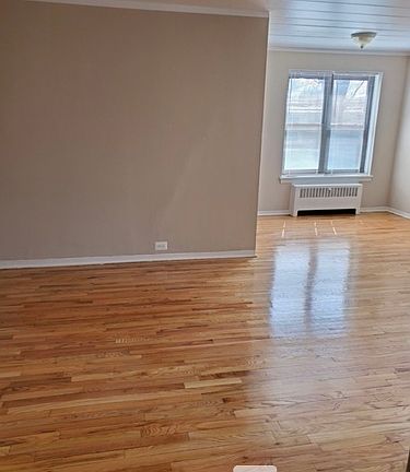 3rd image of 1360 W Touhy Ave #1