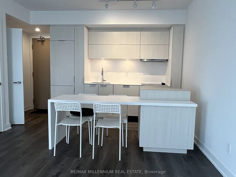 370 Martha St #1608 — Photo 9