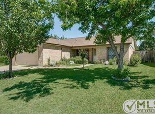 6637 Parkwood Dr, Watauga, TX 76148