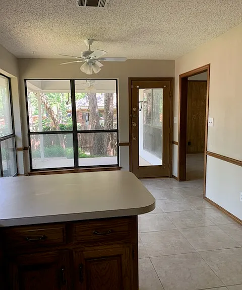 204 Bremen Dr — Photo 3
