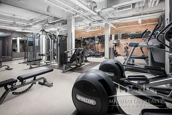 Rented by Manhattan Realty Group | media 22