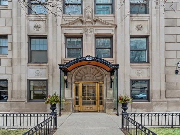 3530 N Lake Shore Dr #2C, Chicago, IL 60657