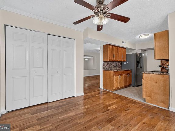 5th image of 7716 Hanover Pkwy APT 304
