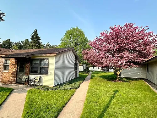 800 Whiting Ave Photo 1