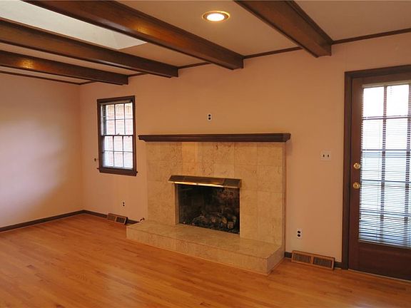5th image of 608 S Claypool Ct