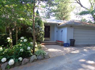 6201 Wing Lake Rd, Bloomfield Hills, MI 48301