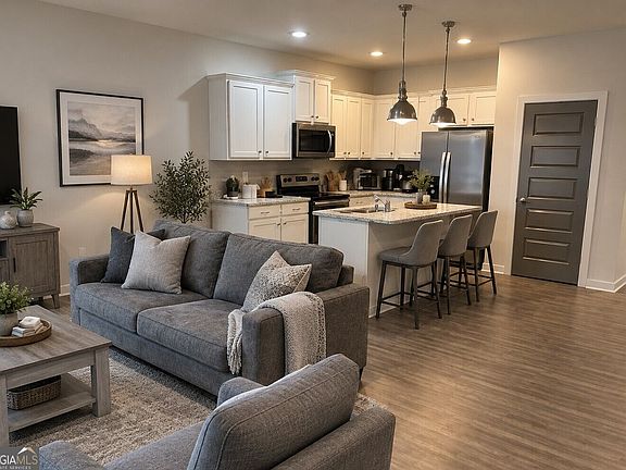 2nd image of 365 Lorien Way