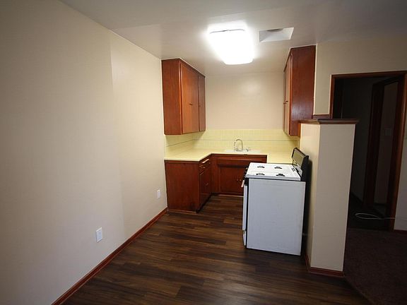 4th image of 5919 Crenshaw Blvd #19