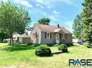 823 W 4th St, Canton, SD 57013