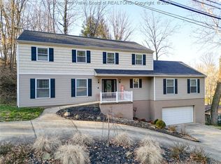 11 Camelot Dr, Huntington, WV 25701