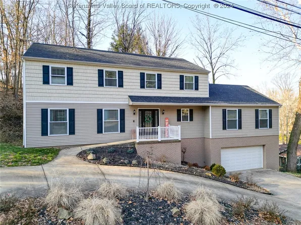 11 Camelot Dr, Huntington, WV 25701