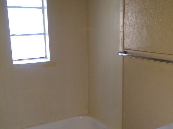 4th image of 1212 W Roosevelt St APT A