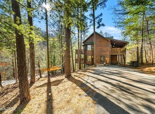 2801 Ridge Creek Cir, Sevierville, TN 37876