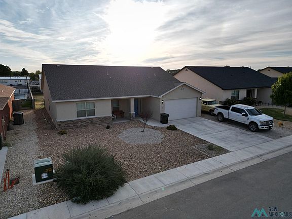 2nd image of 4204 S Padre Ln