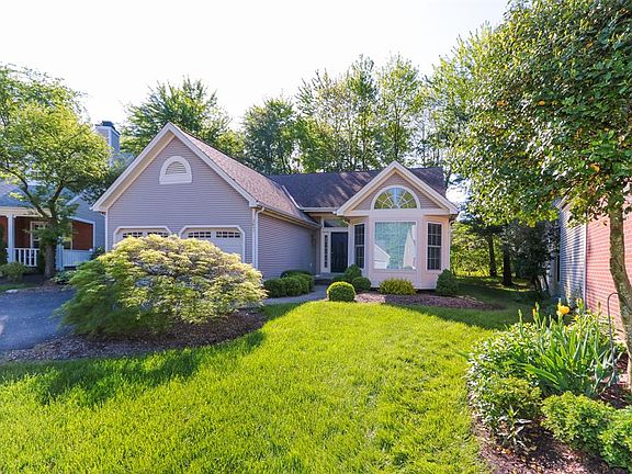 2nd image of 3897 Carriage Hill Ln