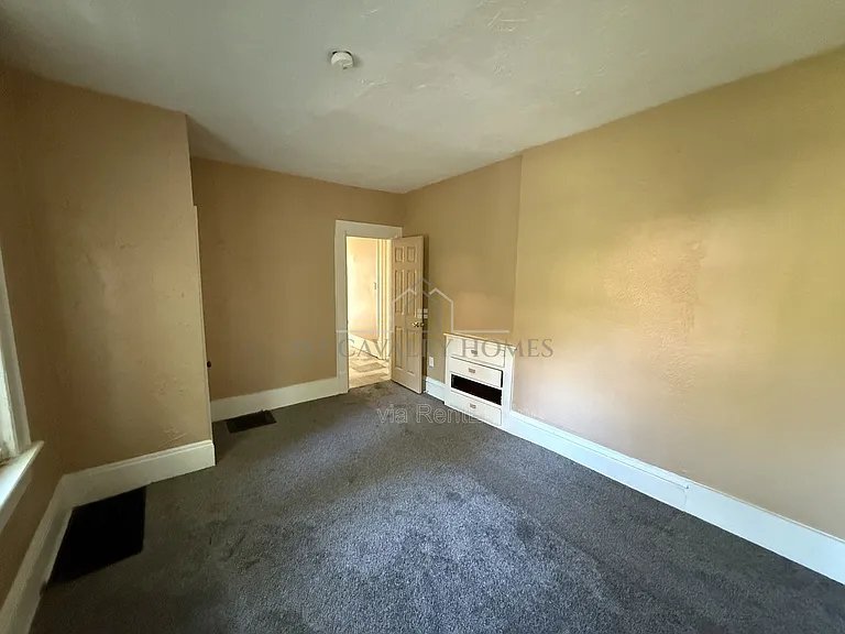 1076 Ackley St #2 — Photo 14