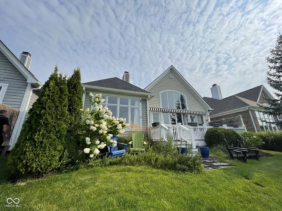 2nd image of 4627 Crystal Lake Ln
