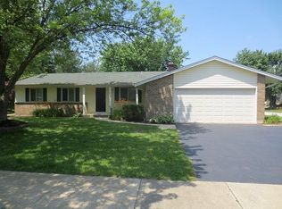 553 Hampshire Ln, Bolingbrook, IL 60440