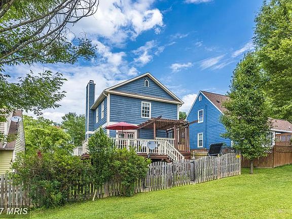 4th image of 10803 Lake Square Ct