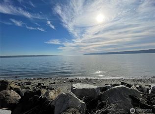 22 S H S Beach Dr, Everett, WA