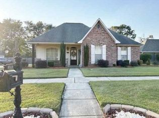 6519 Summerlin Dr, Zachary, LA 70791