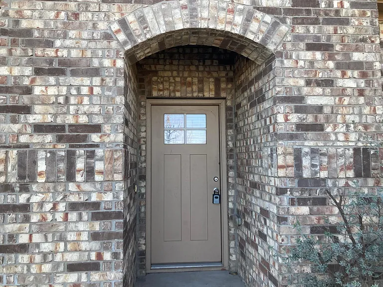 617 Donegal Ln — Photo 7