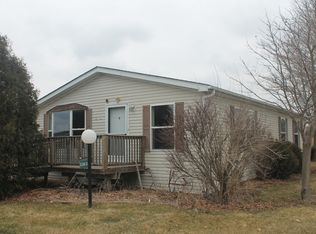 638 Bluebird Cir #B, Sandwich, IL 60548