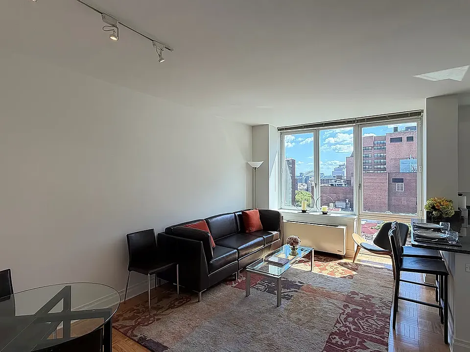 1510 Lexington Ave #10E