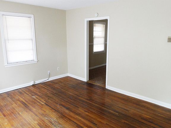 4th image of 1580 Harmen St