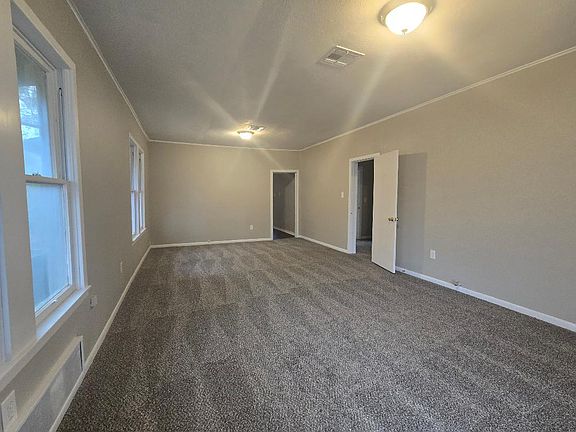 3rd image of 1126 W 6th Ave
