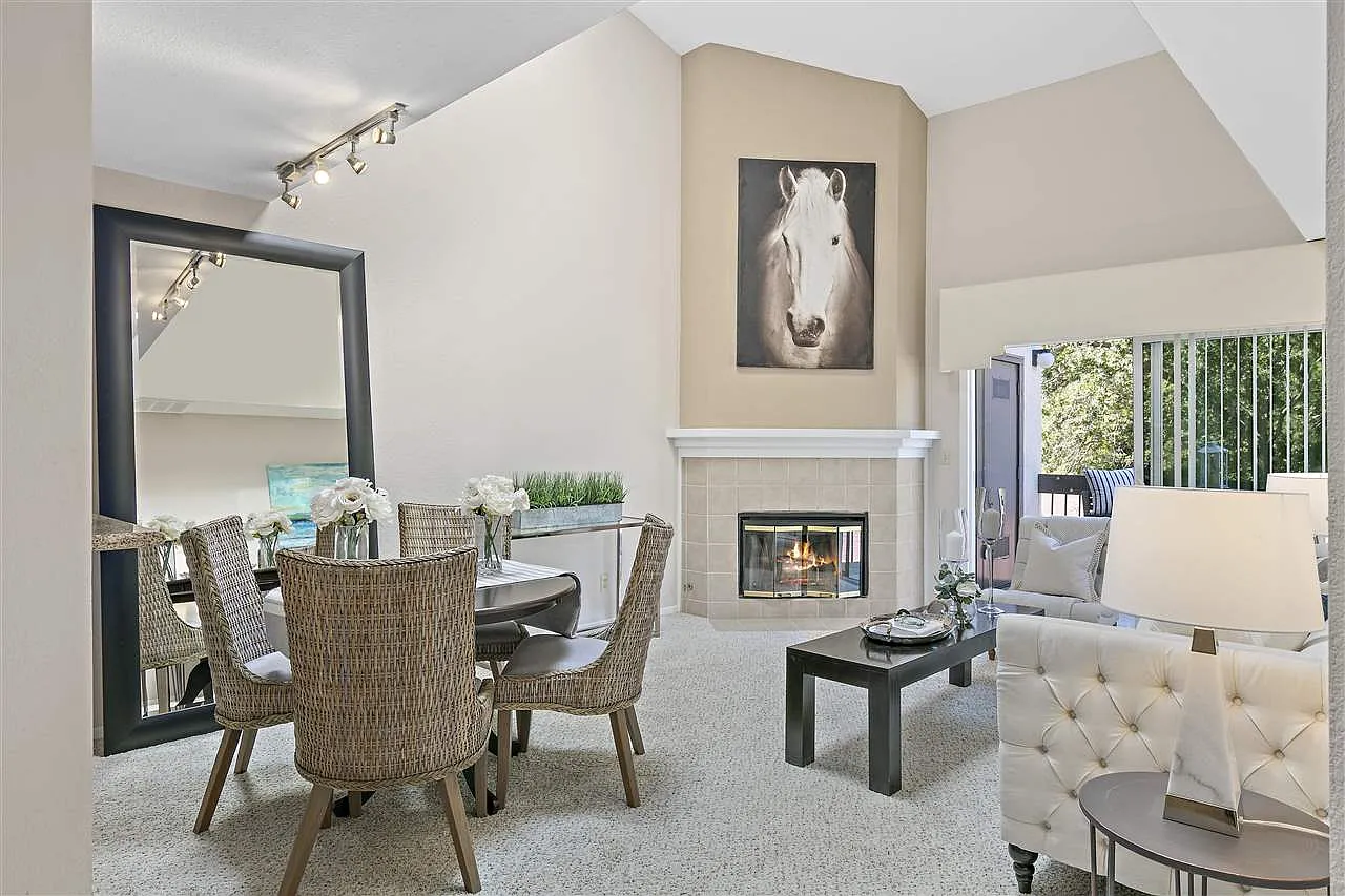 429 N Villa Way photo 1