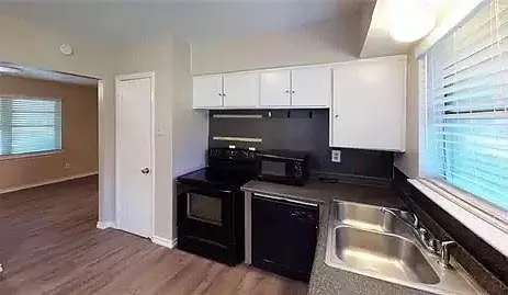 1213 Hampshire Ln #A — Photo 12