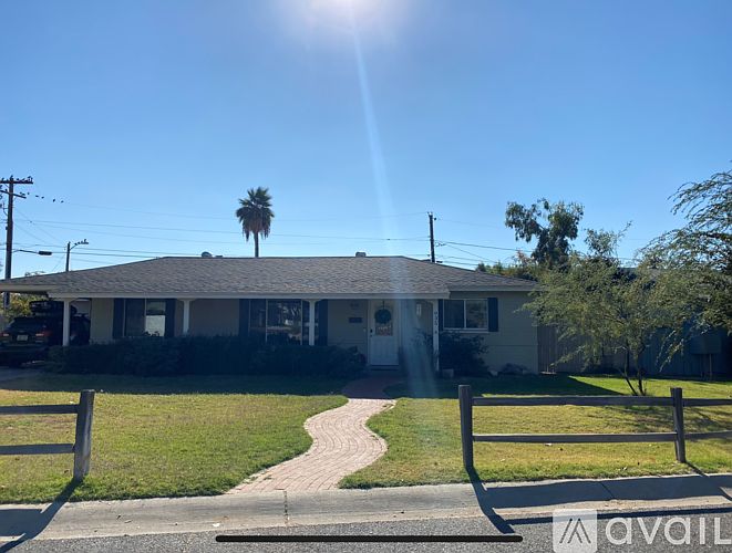 1st image of 935 E San Juan Ave