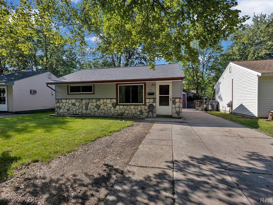 1st image of 109 W Hopkins Ave