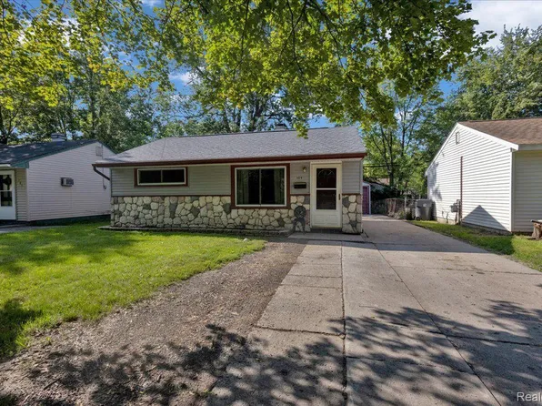 109 W Hopkins Ave, Pontiac, MI 48340