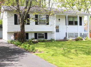 76 Witchwood Ln, Lindenhurst, IL 60046