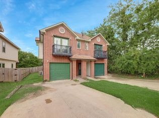 216 Pecan Holw, Ennis, TX 75119