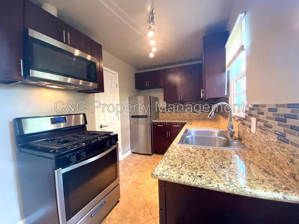 114 Maple St #2, Santa Cruz, CA 95060