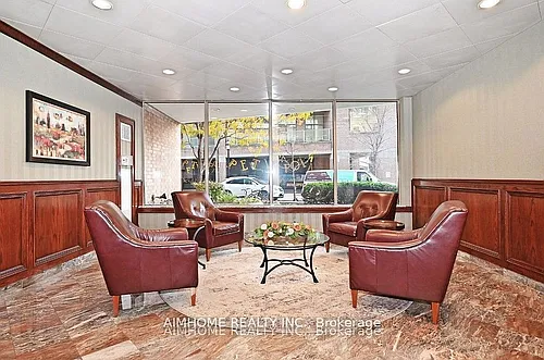 1055 Bay St Photo 1