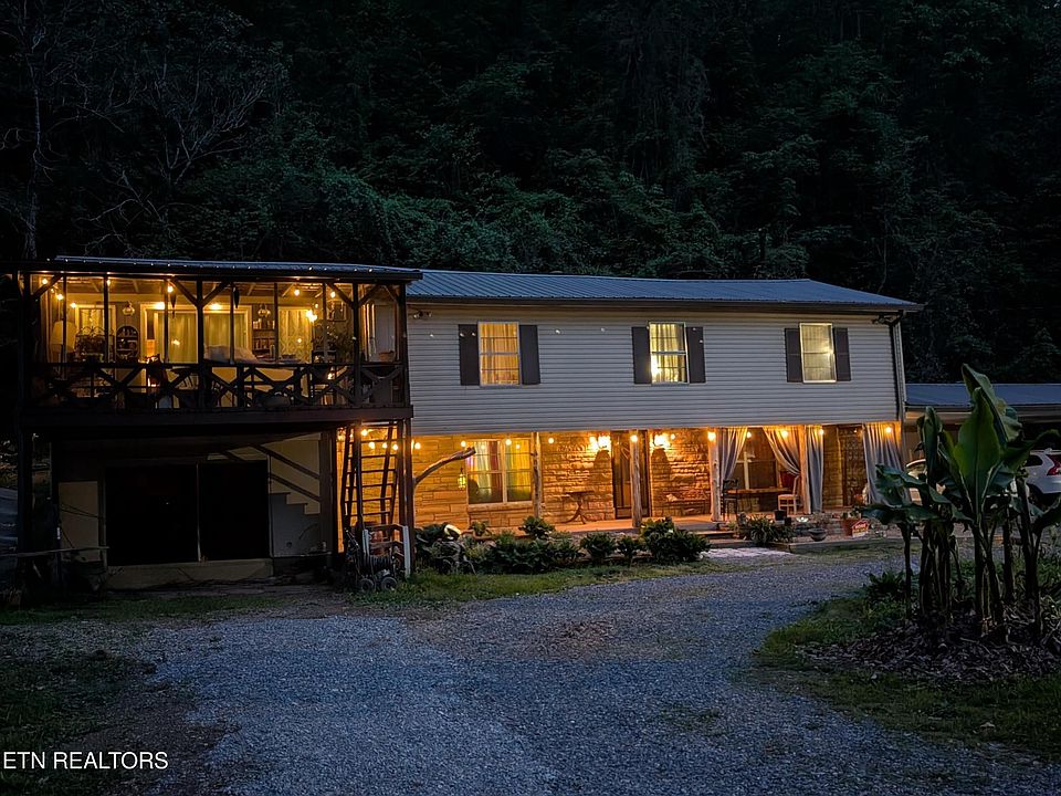 1st image of 1224 Spruce Ln