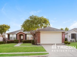 1513 Queen Annes Dr, Burleson, TX 76028