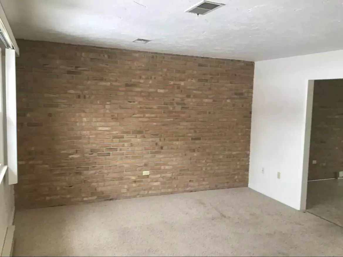 2 bed, 1.5 bath, 1000 sqft, $1,200 — Photo 2