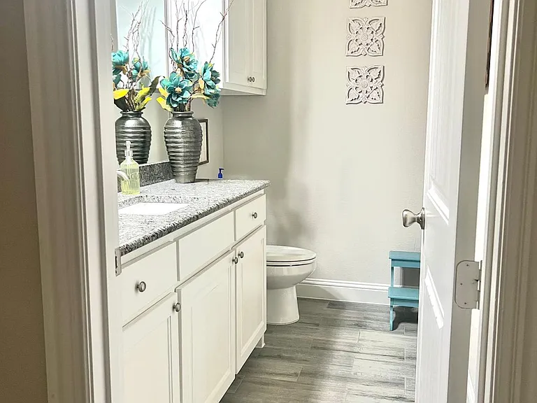 720 Mulberry Ct — Photo 4