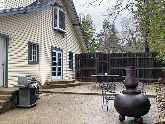 3rd image of 465 Newton Way