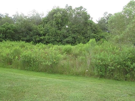 2nd image of 2050 Park Crescent Dr