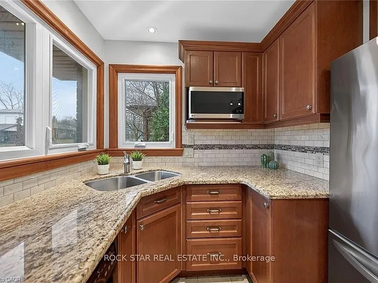 134 W 28th St — Photo 7