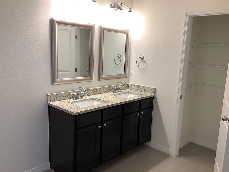 807 Wiltonway Dr — Photo 9