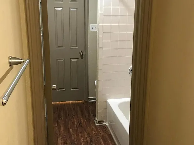 527 Essex Pl — Photo 13