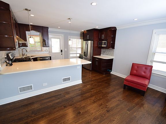 5th image of 7810 Luna Ave