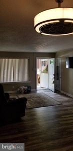 5200 Hilltop Dr APT B1, Brookhaven, PA, 19015